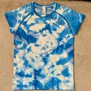 Ivivva Blue and White Fly-Tech Patterned Short Sleeve Top Activewear Sz12